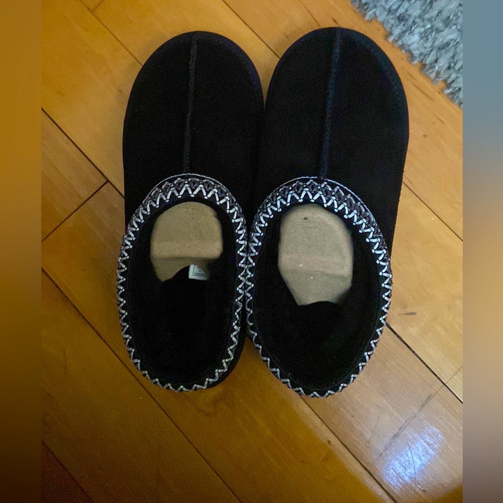 UGG Tasman
